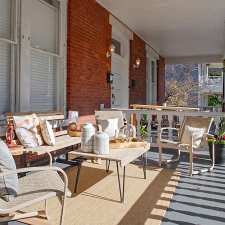 2 Bedroom Newly Renovated Townhome In Historic Savannah Exterior foto