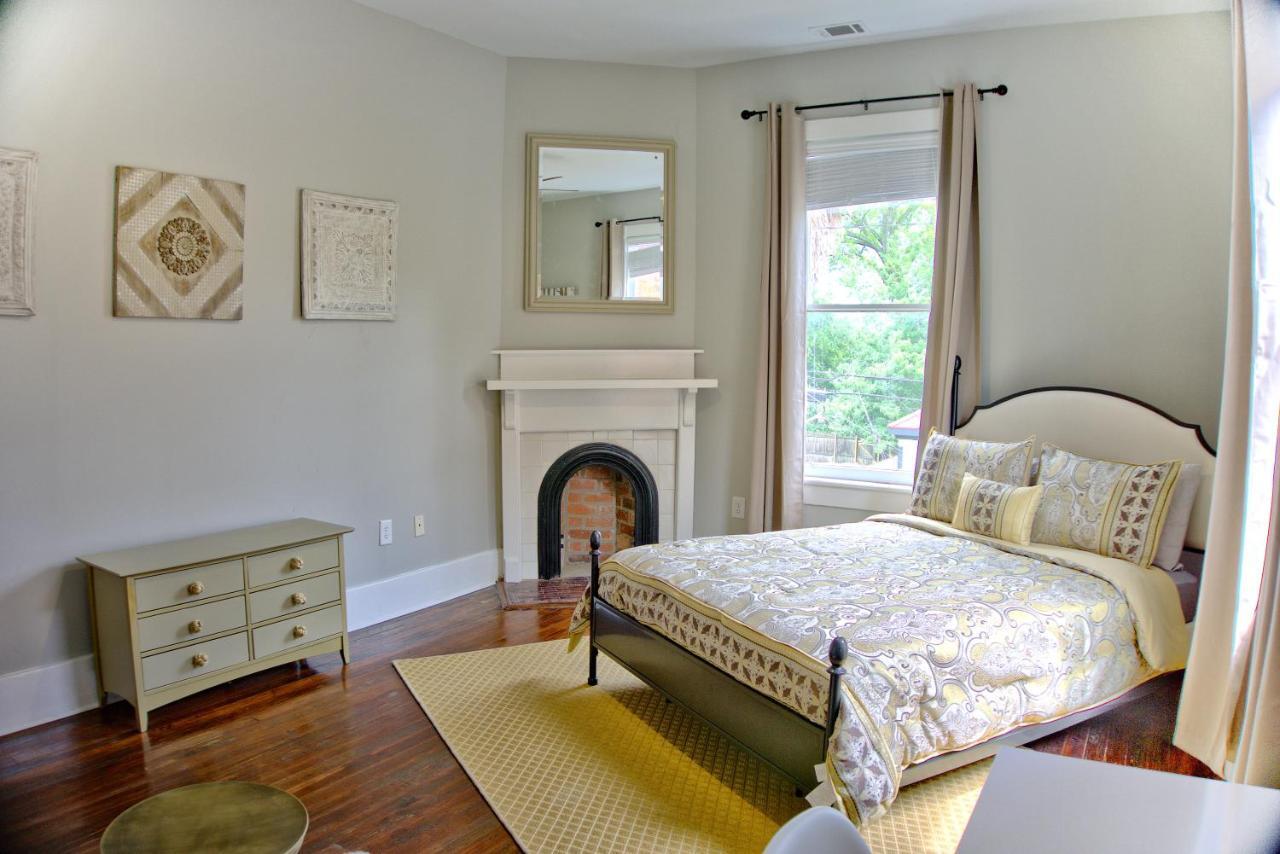 2 Bedroom Newly Renovated Townhome In Historic Savannah Exterior foto