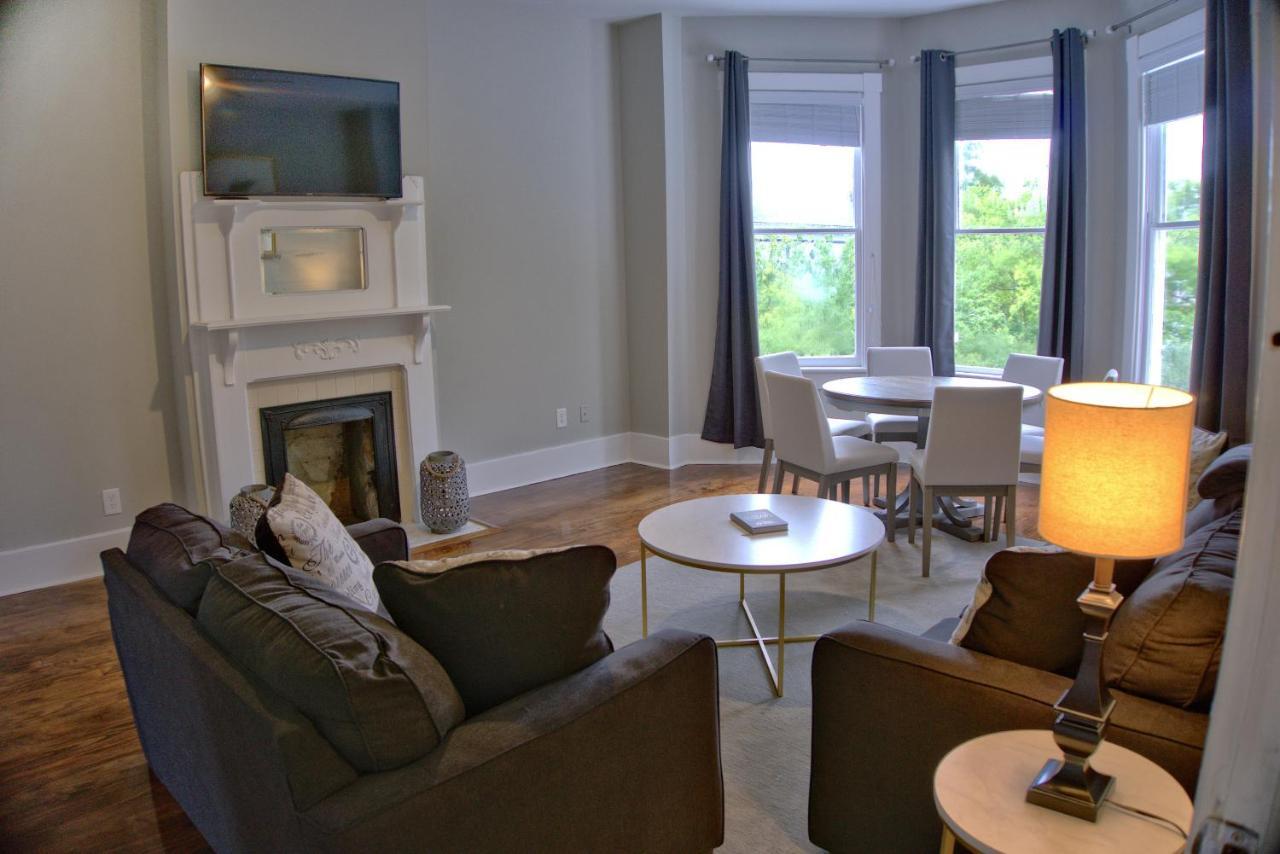 2 Bedroom Newly Renovated Townhome In Historic Savannah Exterior foto