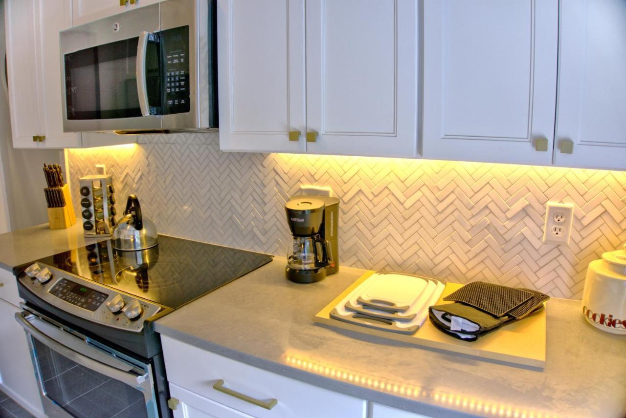 2 Bedroom Newly Renovated Townhome In Historic Savannah Exterior foto