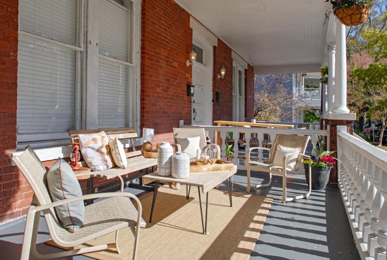 2 Bedroom Newly Renovated Townhome In Historic Savannah Exterior foto